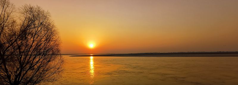 6《日落黄河》（作者：能源与智能工程学院 张焕）