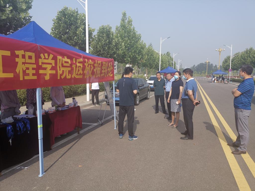 校领导深入各校区指导工作