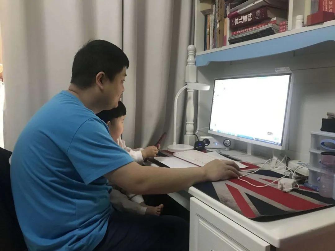 辅导员刘佳楠疫情期间做好学生签到工作,时刻了解学生各项情况