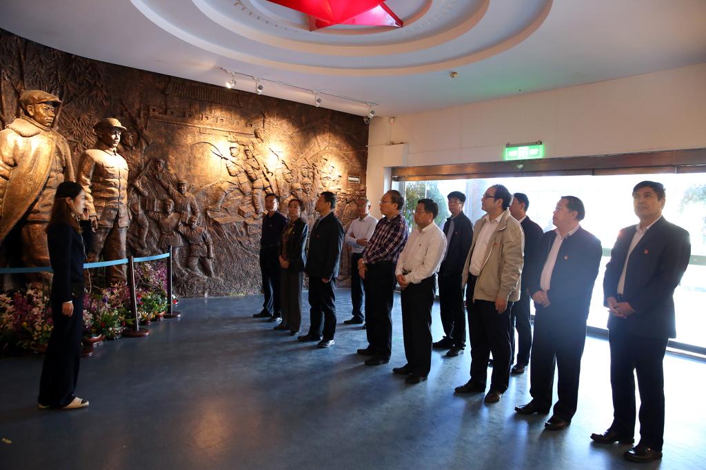 在竹沟革命纪念馆参观学习